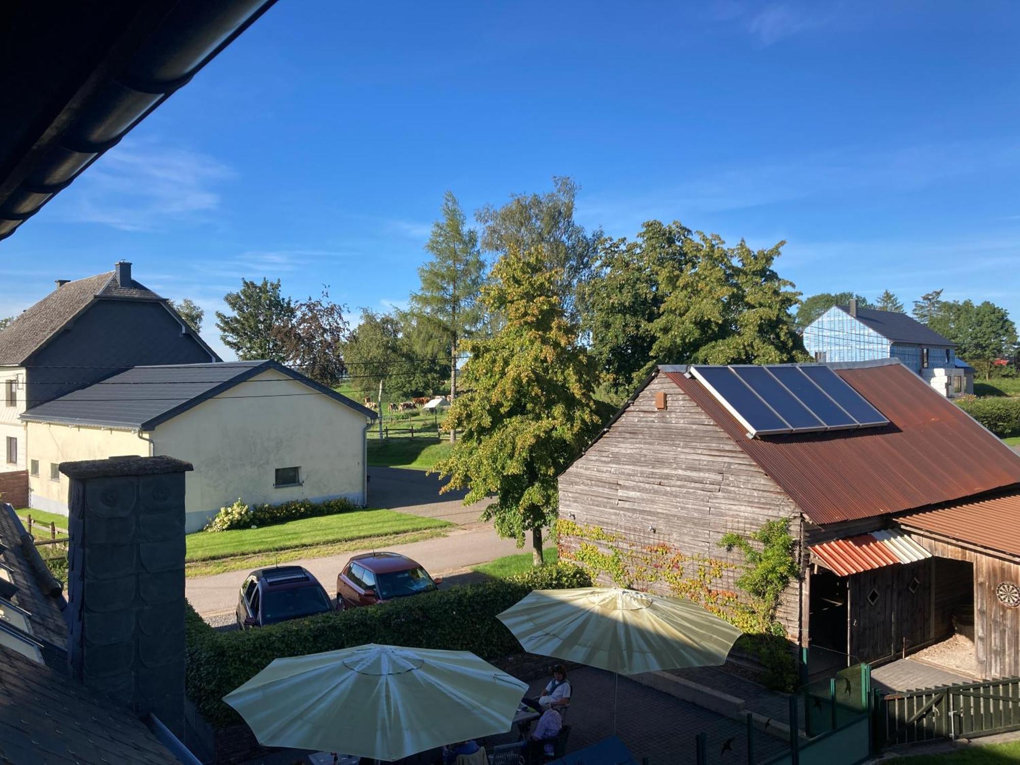 Paulis Cozy 4-Bedroom Vacation Home - With 4 Bathrooms Sun Terrace & Sauna, Nice To Hike & Bike, To Chil & Meet Büllingen Eksteriør billede